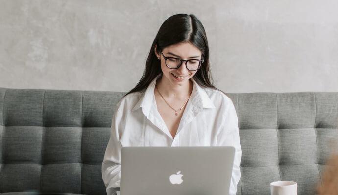 25 Desk Organization Ideas to Clear Up Your WFH Space